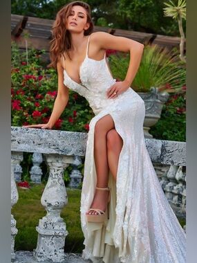 Jovani 1012 Floral Appliques Backless Dress in cream size 0 NWT